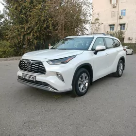 Toyota Highlander 2021