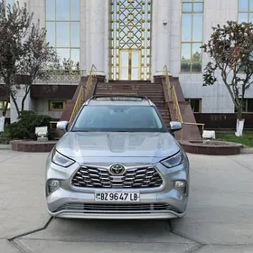 Toyota Highlander 2021