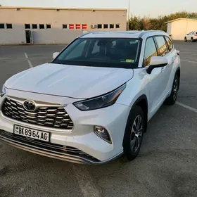 Toyota Highlander 2022
