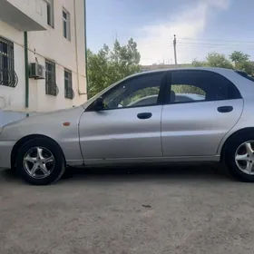Daewoo Lanos 2002