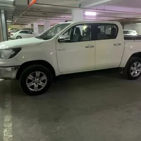 Toyota Hilux 2017