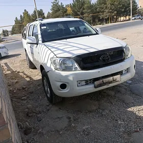 Toyota Hilux 2011