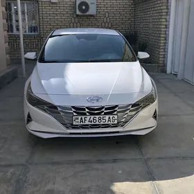 Hyundai Elantra 2022
