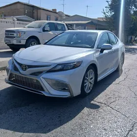 Toyota Camry 2021