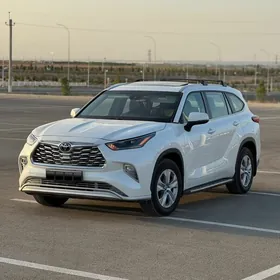 Toyota Highlander 2021