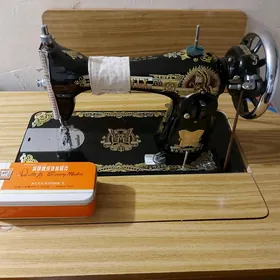 Швейная машинка ножная