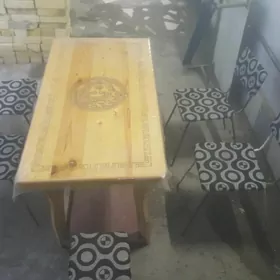 Стол и стулья