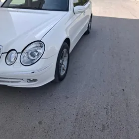 Mercedes-Benz E320 2002