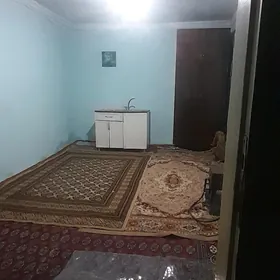 kwartira bir komnat howlyda