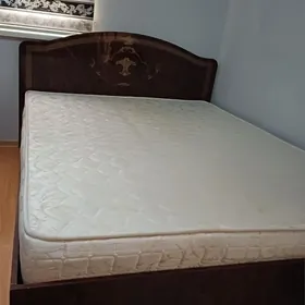 Кровать двухместная