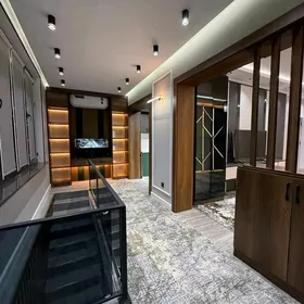 MIR 3 4/1 ETAZ LUX 4 KOMNAT