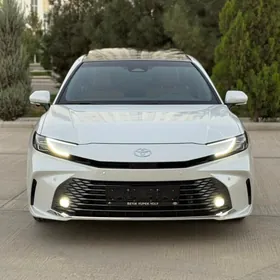 Toyota Camry 2025