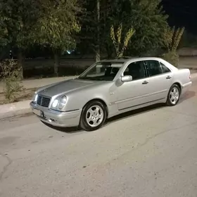 Mercedes-Benz E320 1999