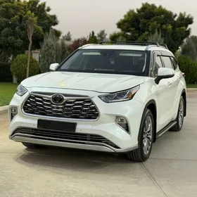 Toyota Highlander 2021