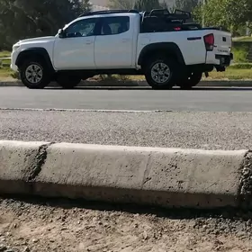 Toyota Tacoma 2017