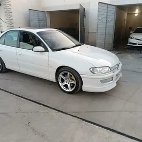 Opel Omega 2000
