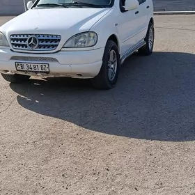 Mercedes-Benz ML350 2000