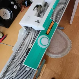 Вязальная машина двухфантурная