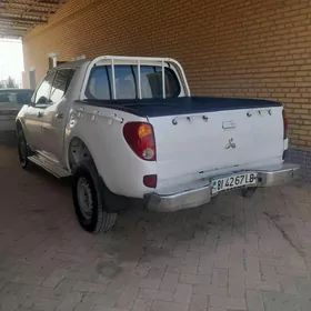 Mitsubishi L200 2007
