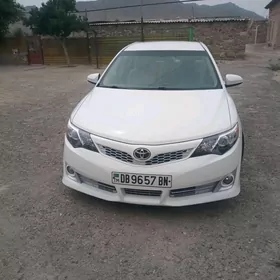 Toyota Camry 2011