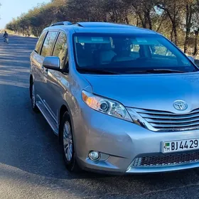 Toyota Sienna 2015