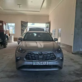 Toyota Highlander 2020
