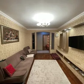 мира  азади 4 ком 72 м2