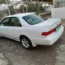 Toyota Camry 2001