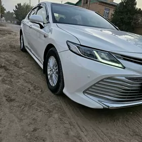 Toyota Camry 2020