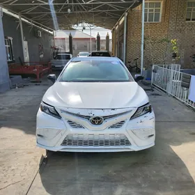 Toyota Camry 2022