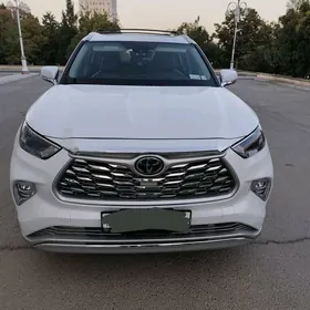 Toyota Highlander 2022