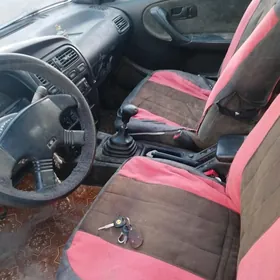 Nissan Primera 1993