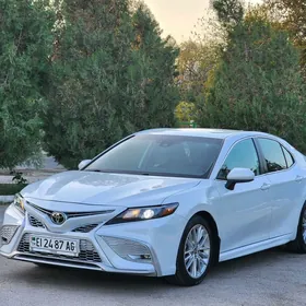 Toyota Camry 2021