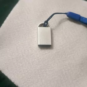 Fleshka 64 gb