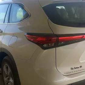 Toyota Highlander 2020