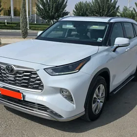 Toyota Highlander 2021