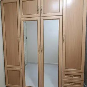 шифоньер в хорошем состоянии