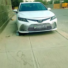 Toyota Camry 2020