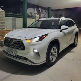 Toyota Highlander 2021