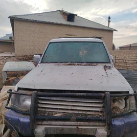 Mitsubishi Montero 1994