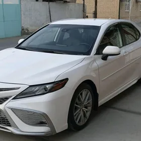 Toyota Camry 2021