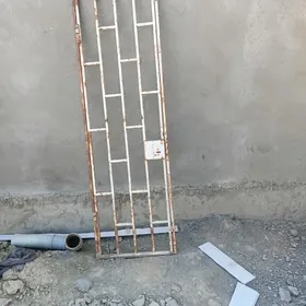 дверь из профиля.