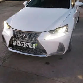 Lexus IS 2017
