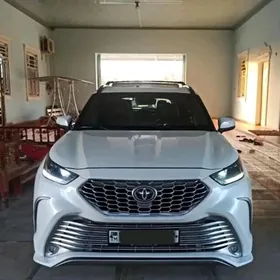 Toyota Highlander 2021