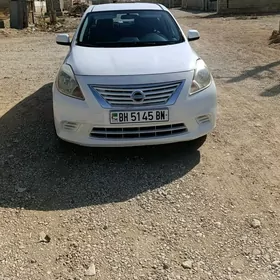 Nissan Versa 2013