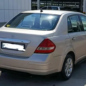 Nissan Versa 2008