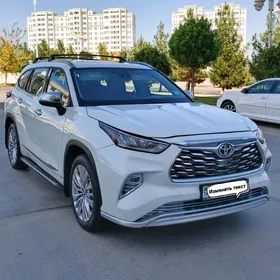 Toyota Highlander 2021