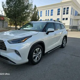 Toyota Highlander 2021