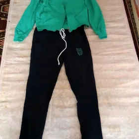 женский спорт.костюм