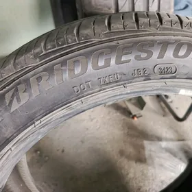 BRIDGESTONE 235 45 18 TEKER